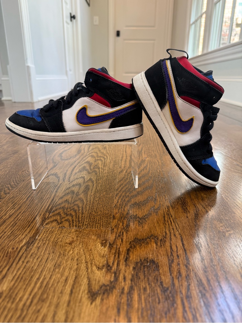 Kids Nike Air Jordan 1 Sneakers - Sz 1 - Picture 4 of 10